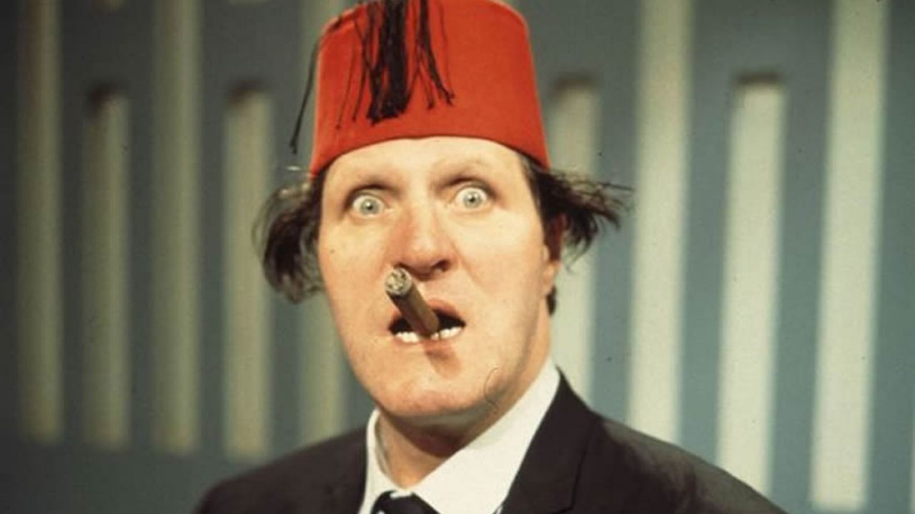 Ao vivo e confundido como parte do show: o inacreditável óbito do comediante Tommy Cooper