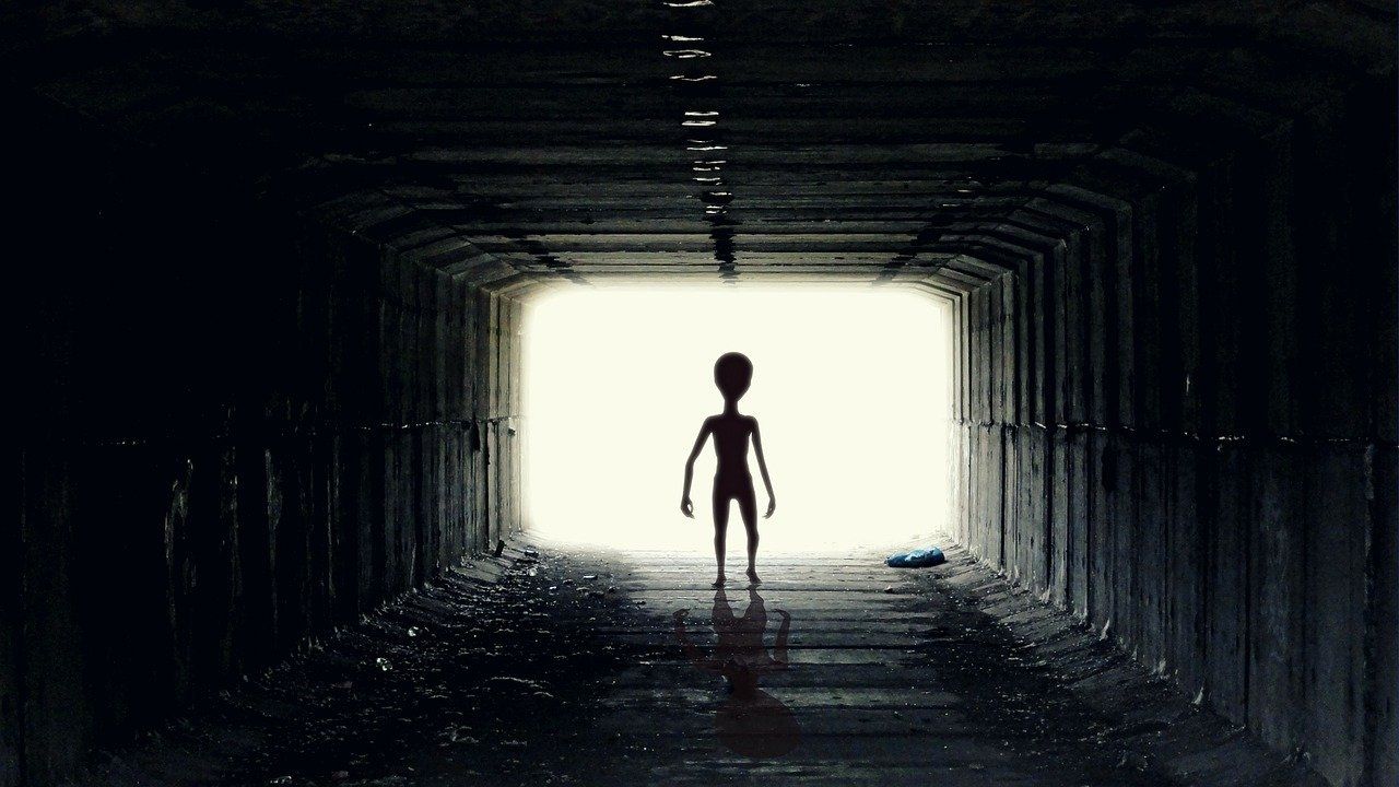 Mistérios do universo, OVINIS e viagens intergalácticas: 15 livros sobre ufologia
