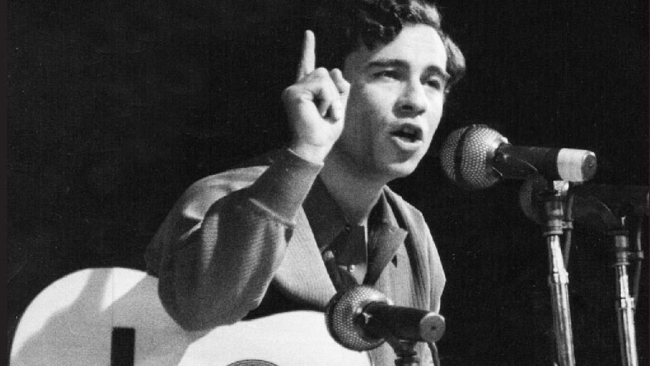 O dia em que vaiaram a vitória de Chico Buarque: a música de resistência de Vandré e o Festival Internacional da Canção