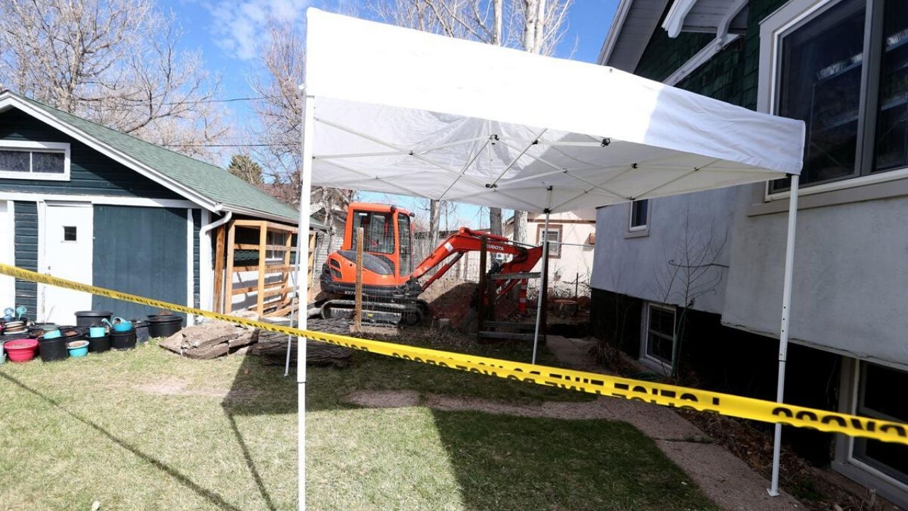 Durante obra, mulher encontra misteriosos ossos humanos embaixo de sua casa nos Estados Unidos
