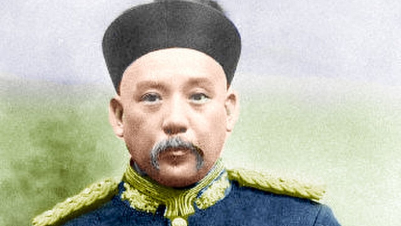 Há 104 anos, Yuan Shikai abdicava do trono, dando início definitivo à República Chinesa